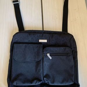 Baggalini black animal print crossbody